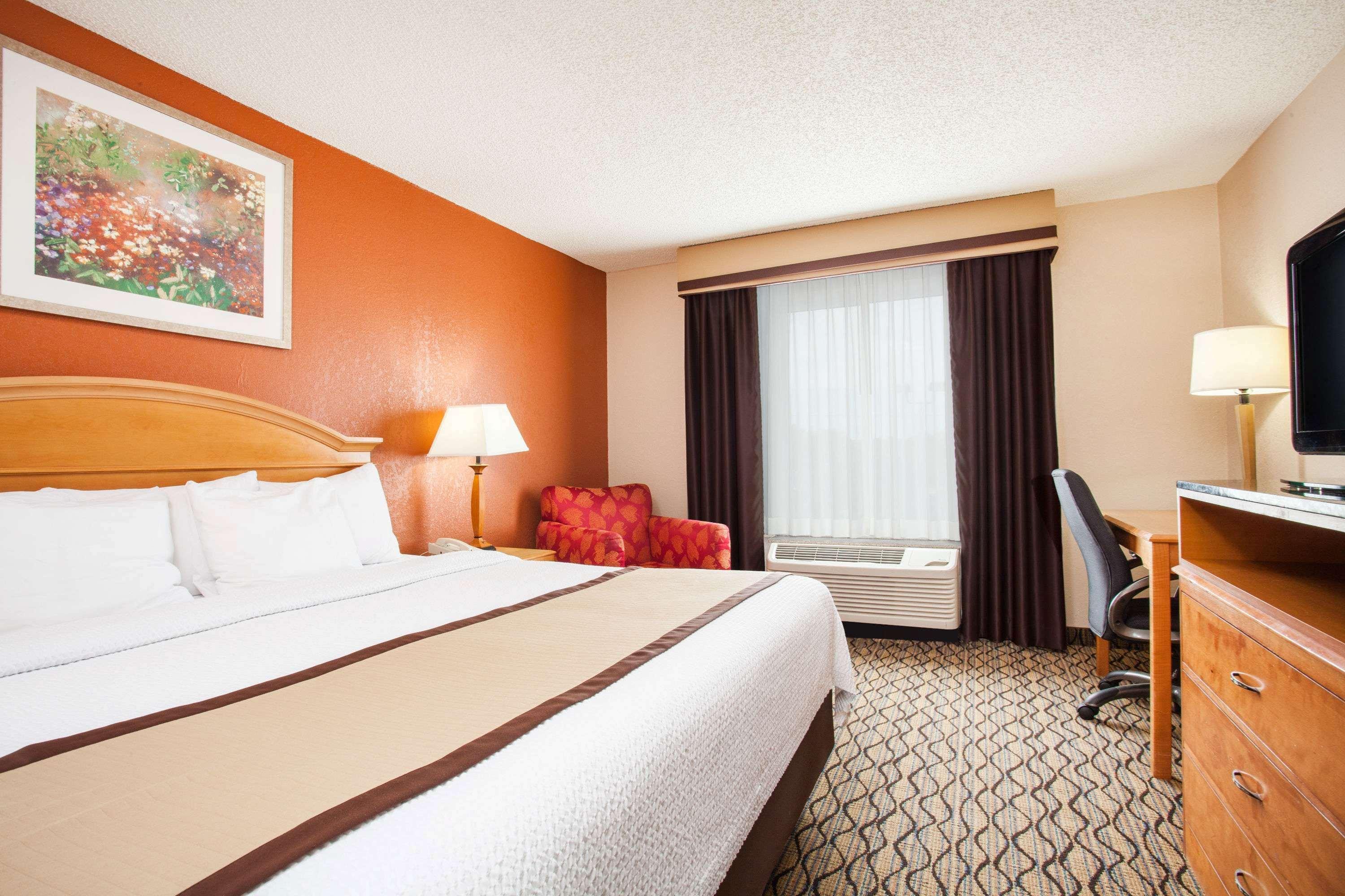 Baymont By Wyndham Madison Heights Detroit Area Ξενοδοχείο Εξωτερικό φωτογραφία
