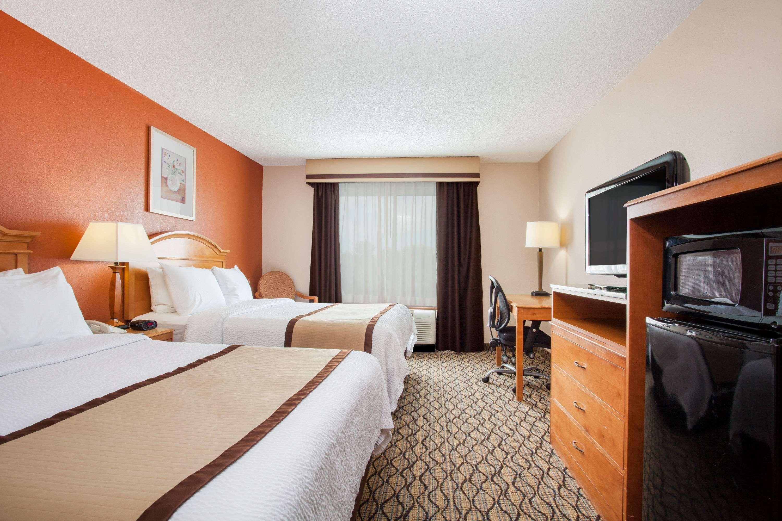 Baymont By Wyndham Madison Heights Detroit Area Ξενοδοχείο Εξωτερικό φωτογραφία