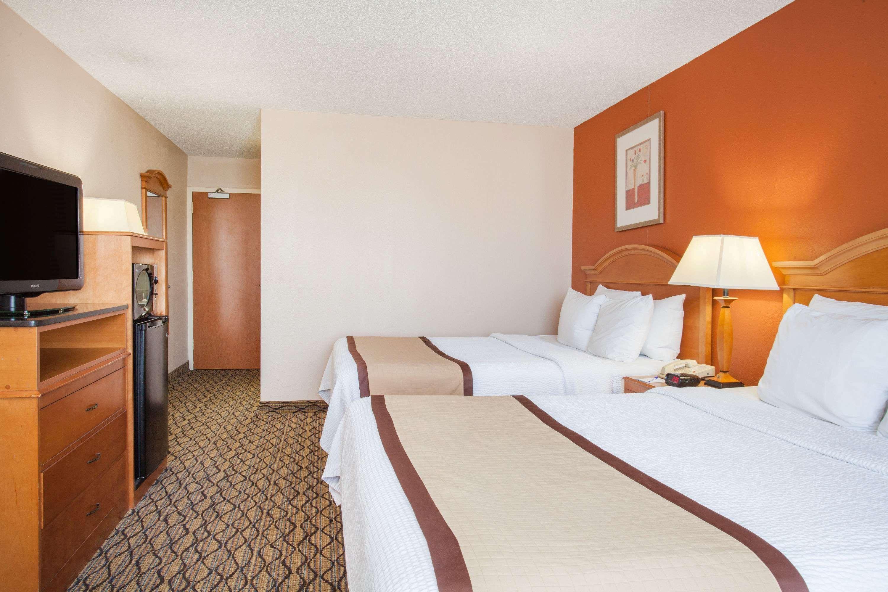 Baymont By Wyndham Madison Heights Detroit Area Ξενοδοχείο Εξωτερικό φωτογραφία